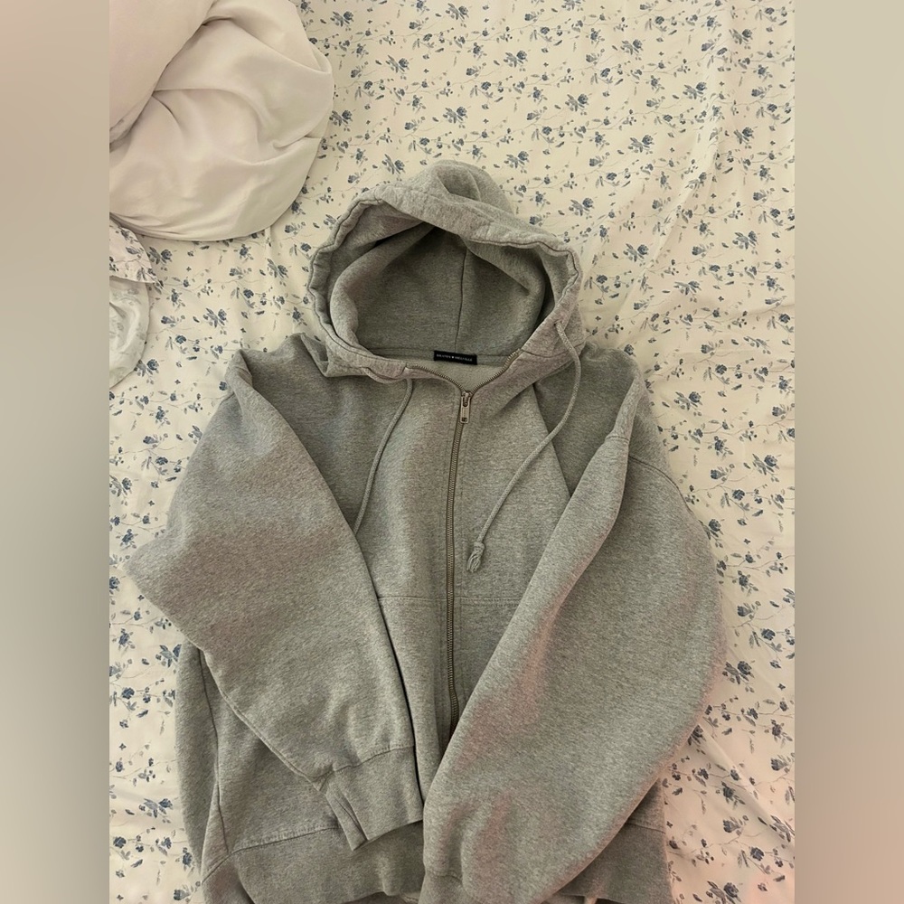 REUPLOAD - grey brandy melville zip up oversized